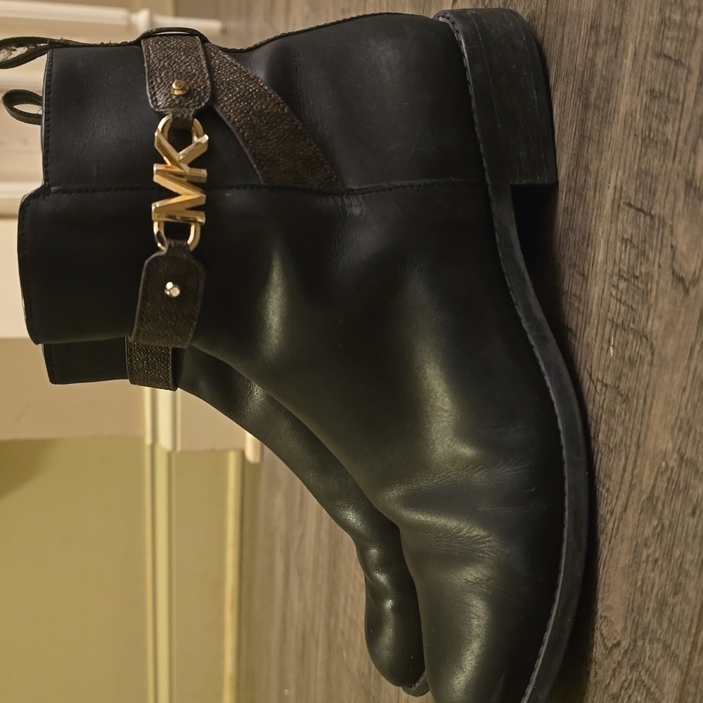Michael Kors‎ Black Farrah Flat Ankle Booties  Women's 7.5 - Picture 3 of 14